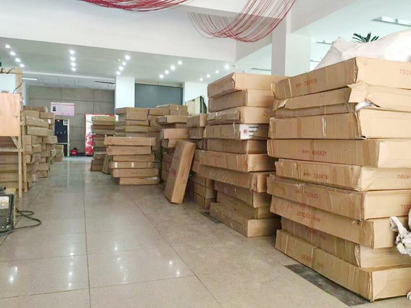 聚众供热散热器供清华大学项目现场